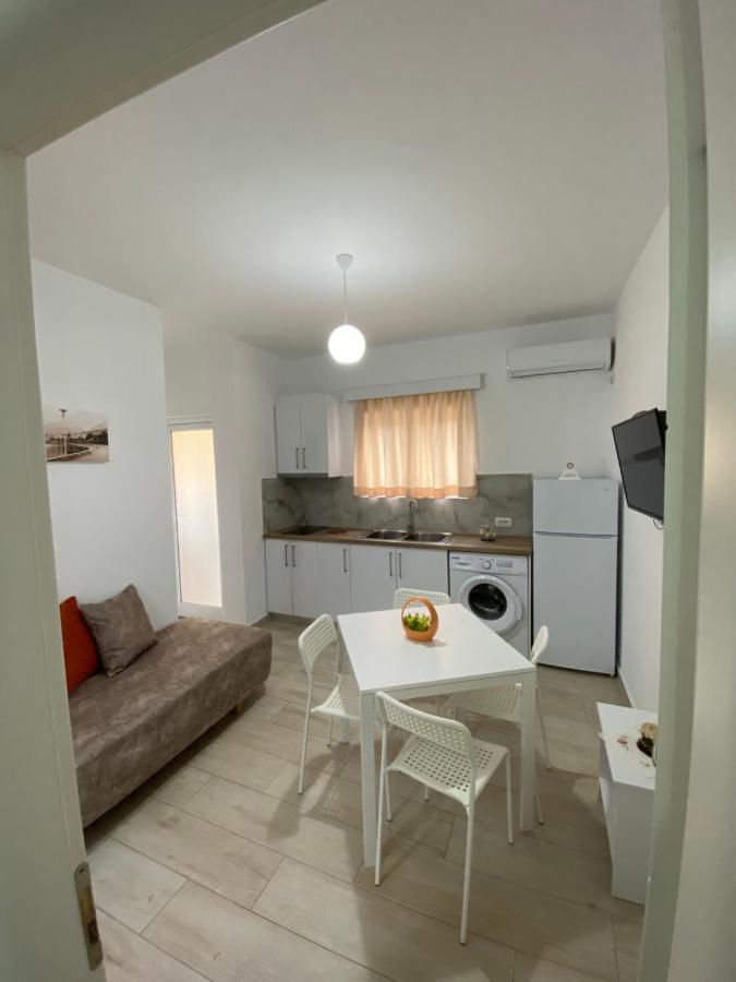Hotel Andrea Sarandë Exteriör bild