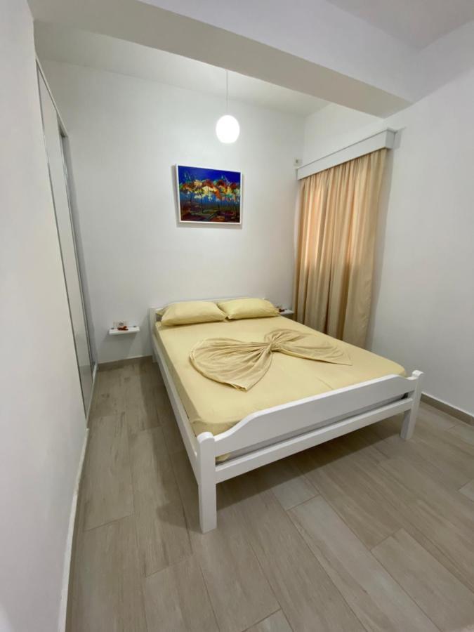 Hotel Andrea Sarandë Exteriör bild