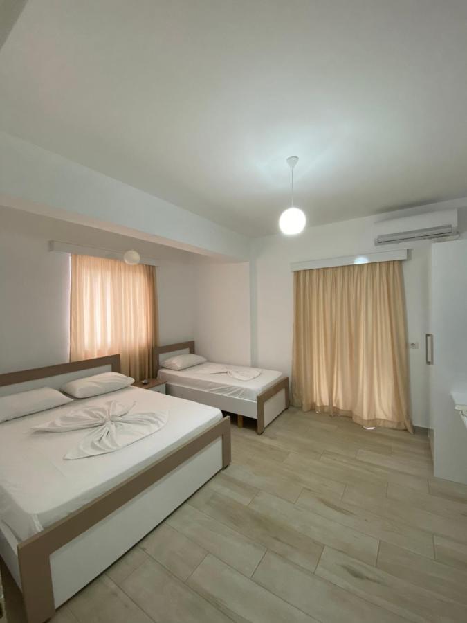 Hotel Andrea Sarandë Exteriör bild