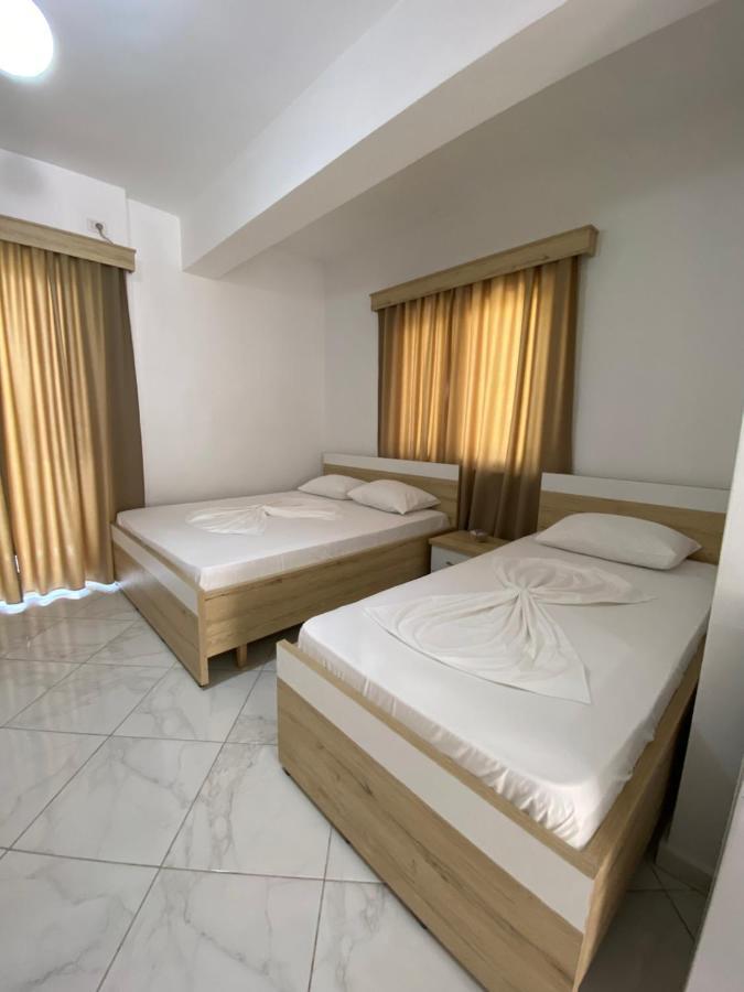 Hotel Andrea Sarandë Exteriör bild