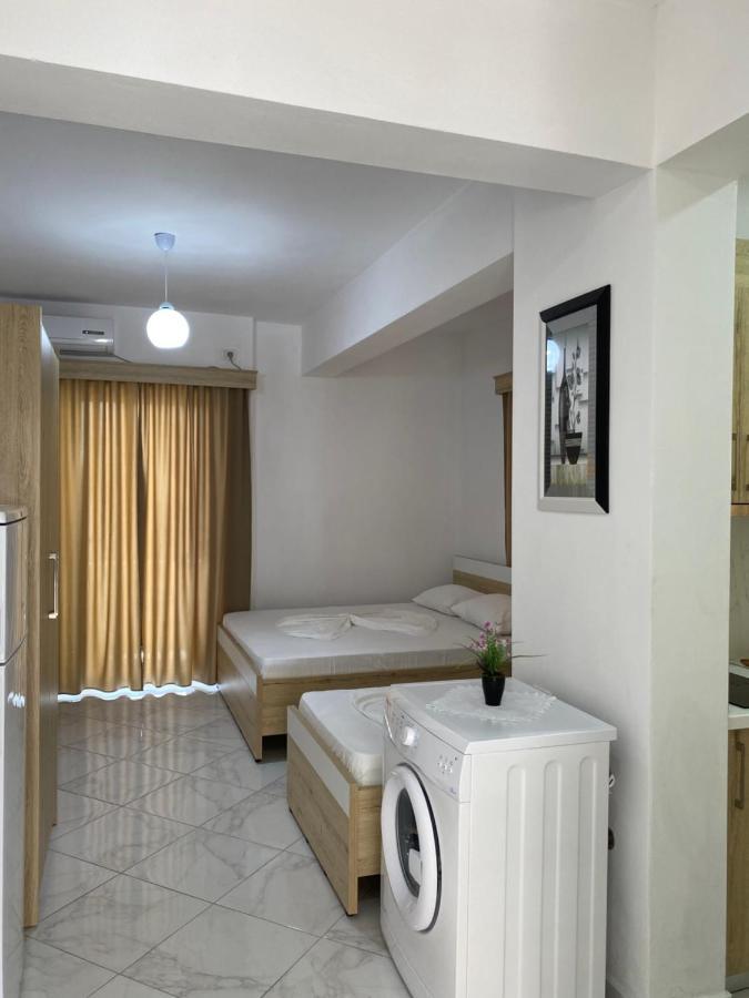 Hotel Andrea Sarandë Exteriör bild