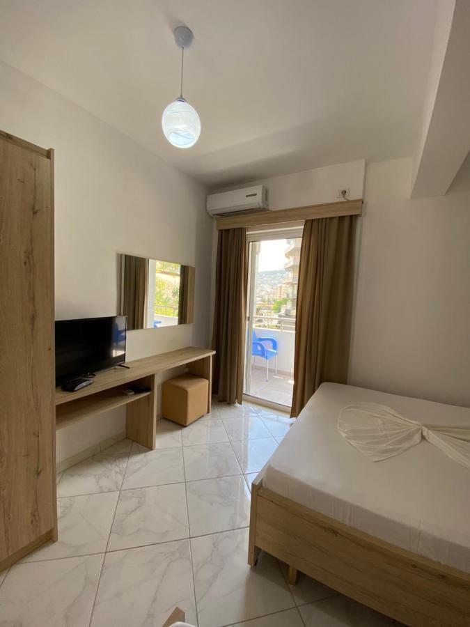 Hotel Andrea Sarandë Exteriör bild