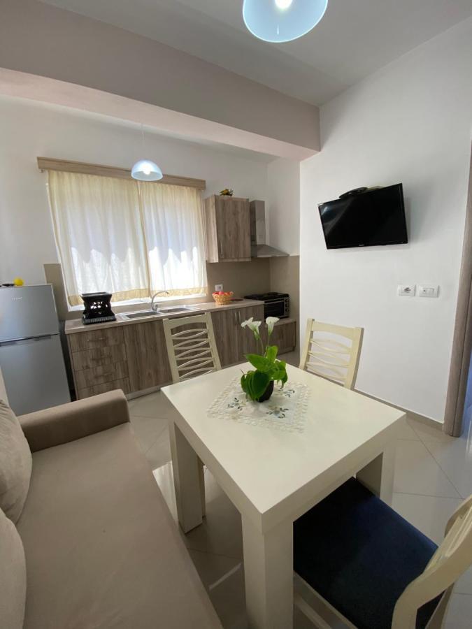 Hotel Andrea Sarandë Exteriör bild
