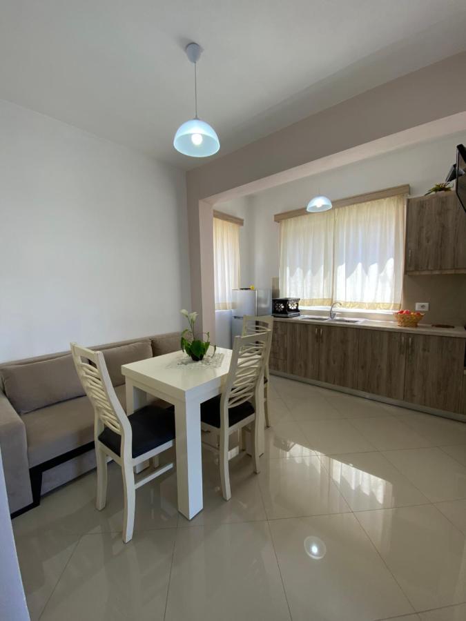 Hotel Andrea Sarandë Exteriör bild