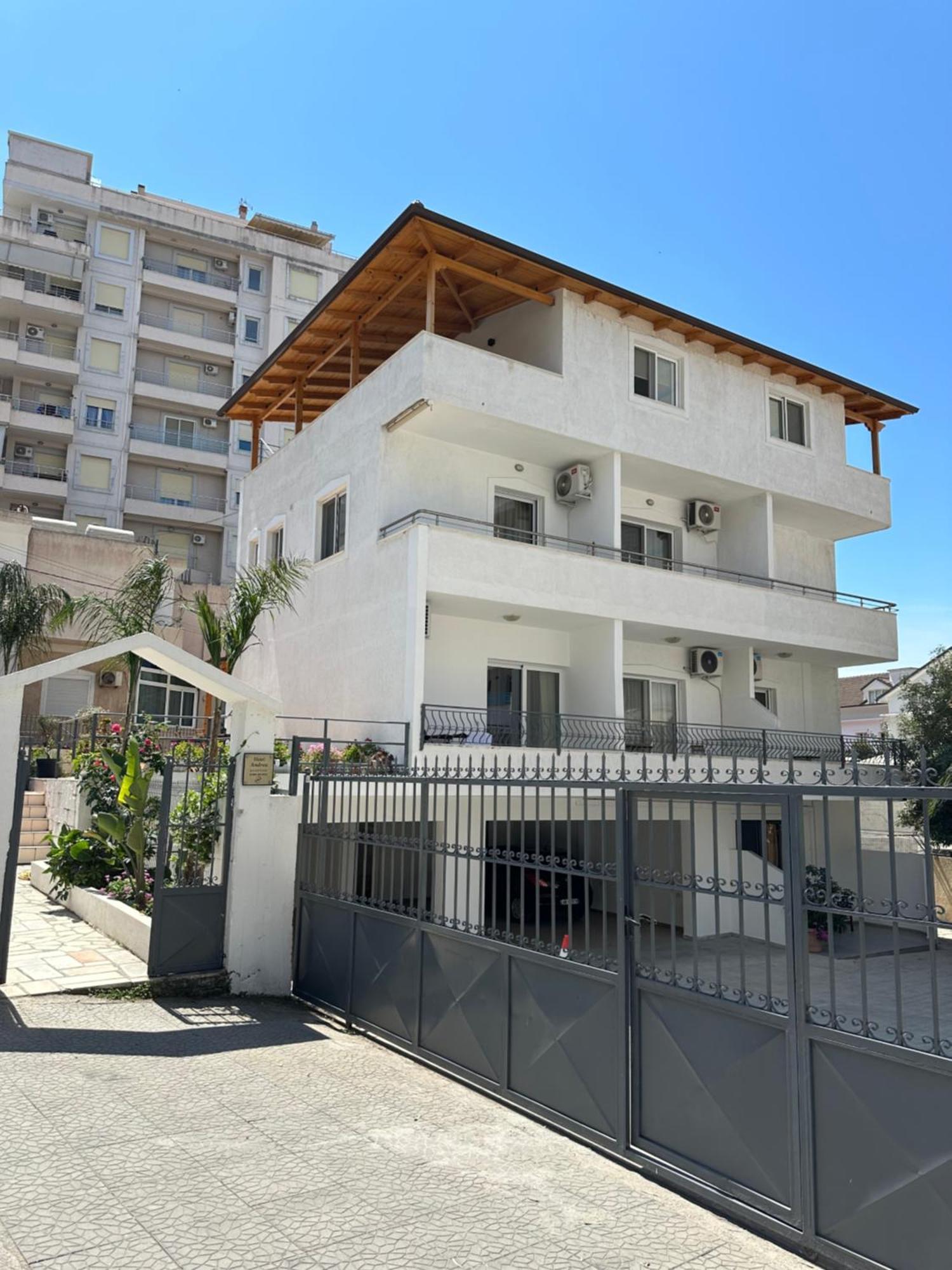 Hotel Andrea Sarandë Exteriör bild